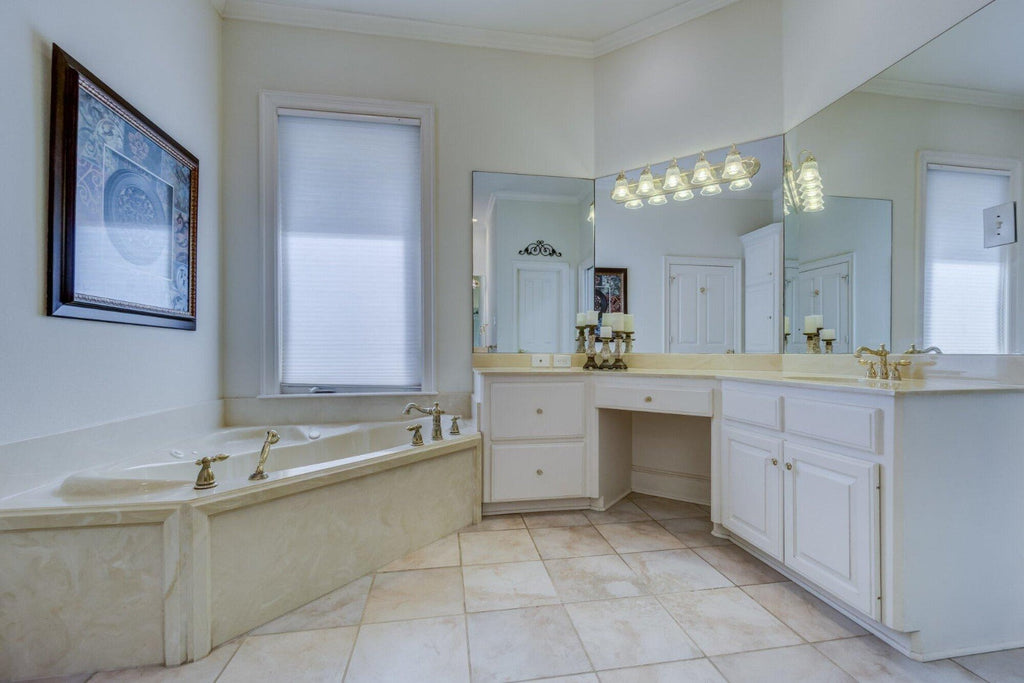 Frameless or Framed: Which Mirror Suits Your Space Best?
