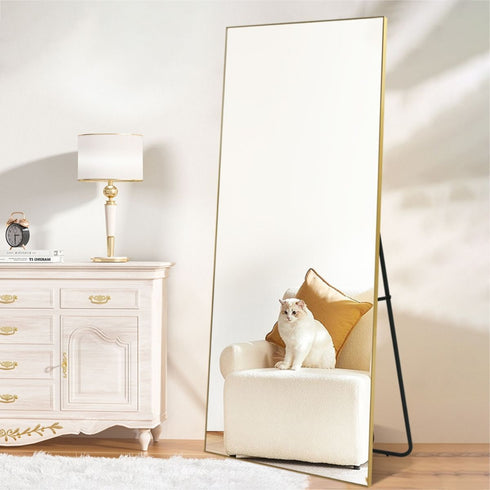 Extra large Navi gold standing mirror 120×220 cm in a spacious bedroom