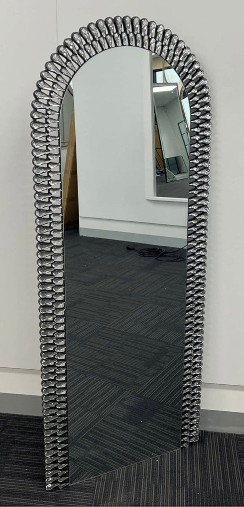 Decorative arch wall mirror with water drop detailing and HD glass