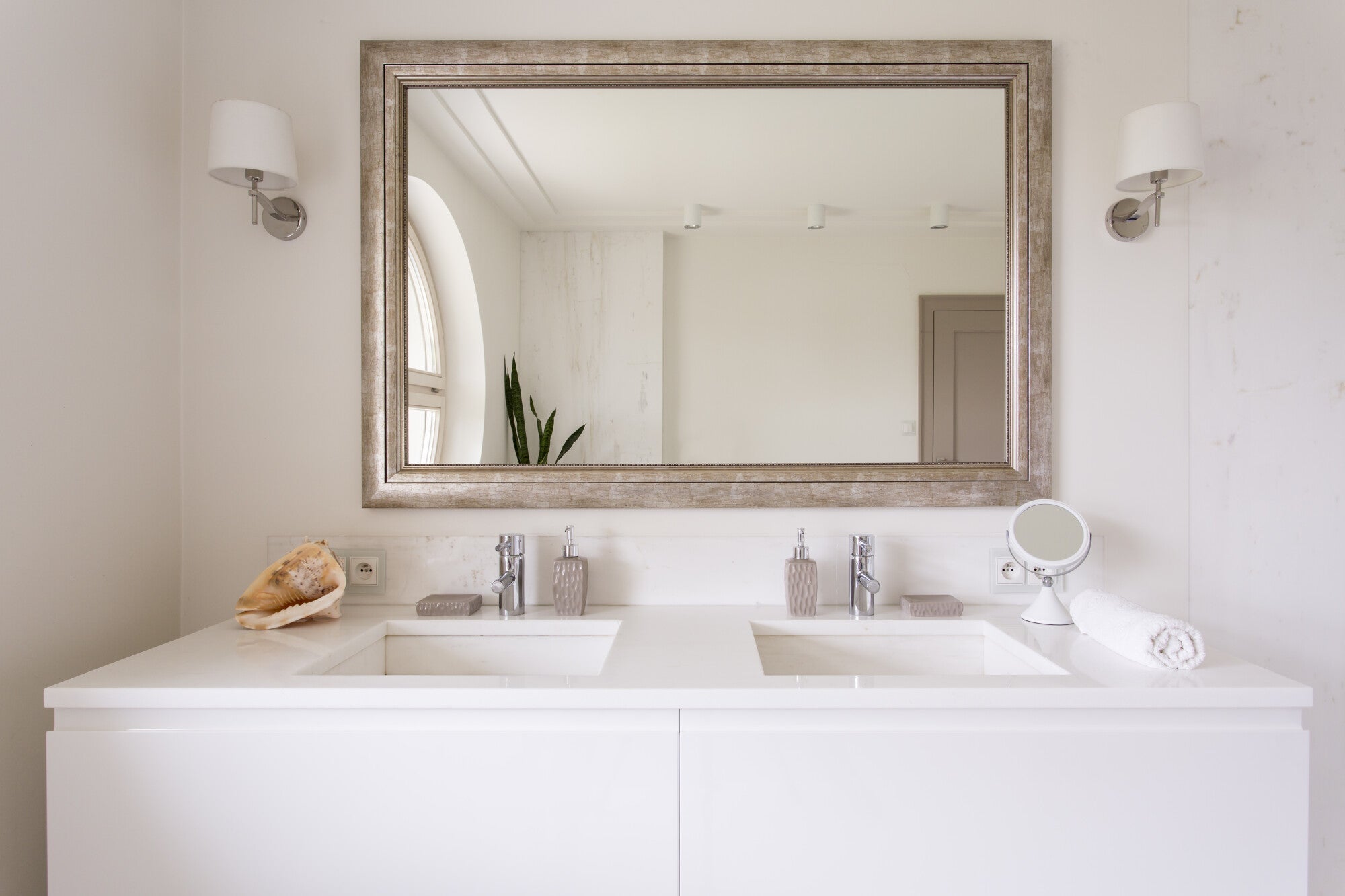 6 Tips for Choosing the Best Bathroom Mirror | Mirror City
